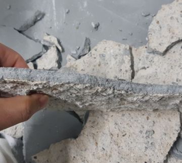 슈퍼크리트W-200 크랙 및 박리