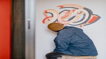 Make the entrance to your home welcoming: Make it say “Hi🖐”